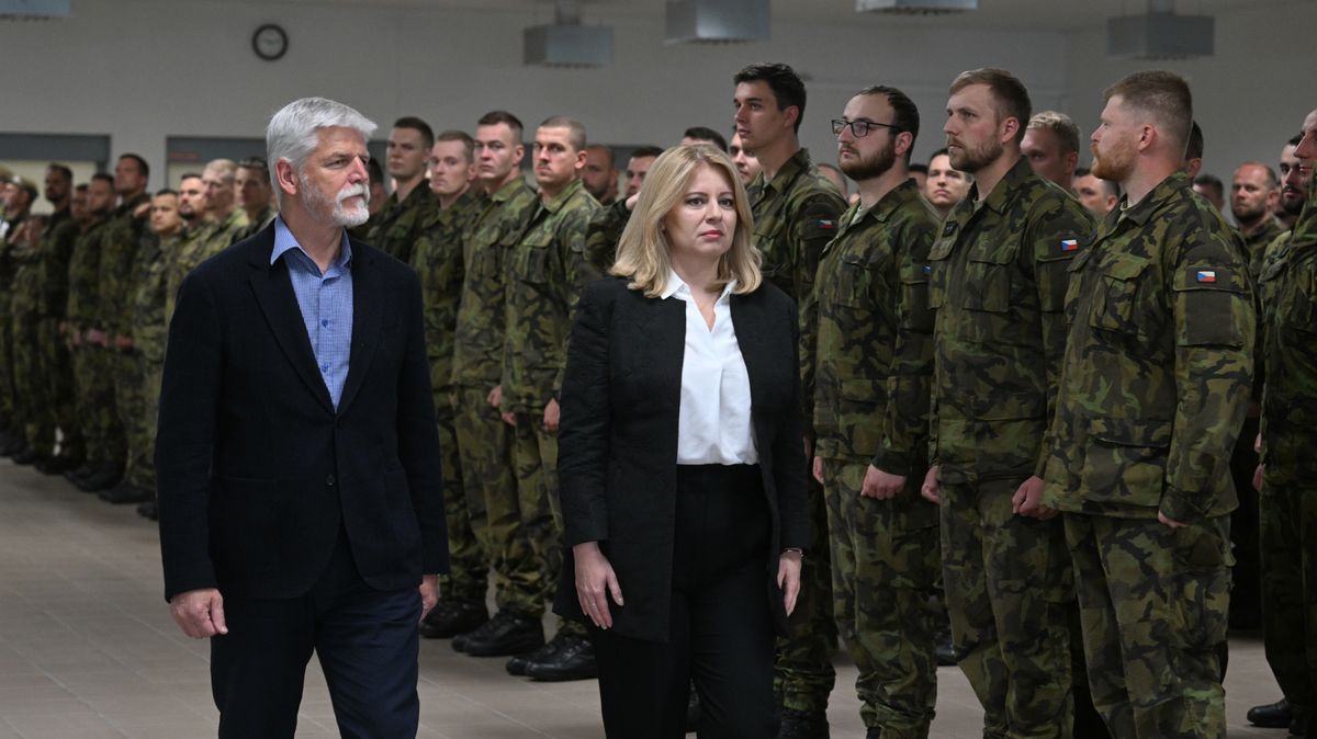 Pavel a Čaputová navštívili české vojáky jednotky NATO ve slovenské Lešti